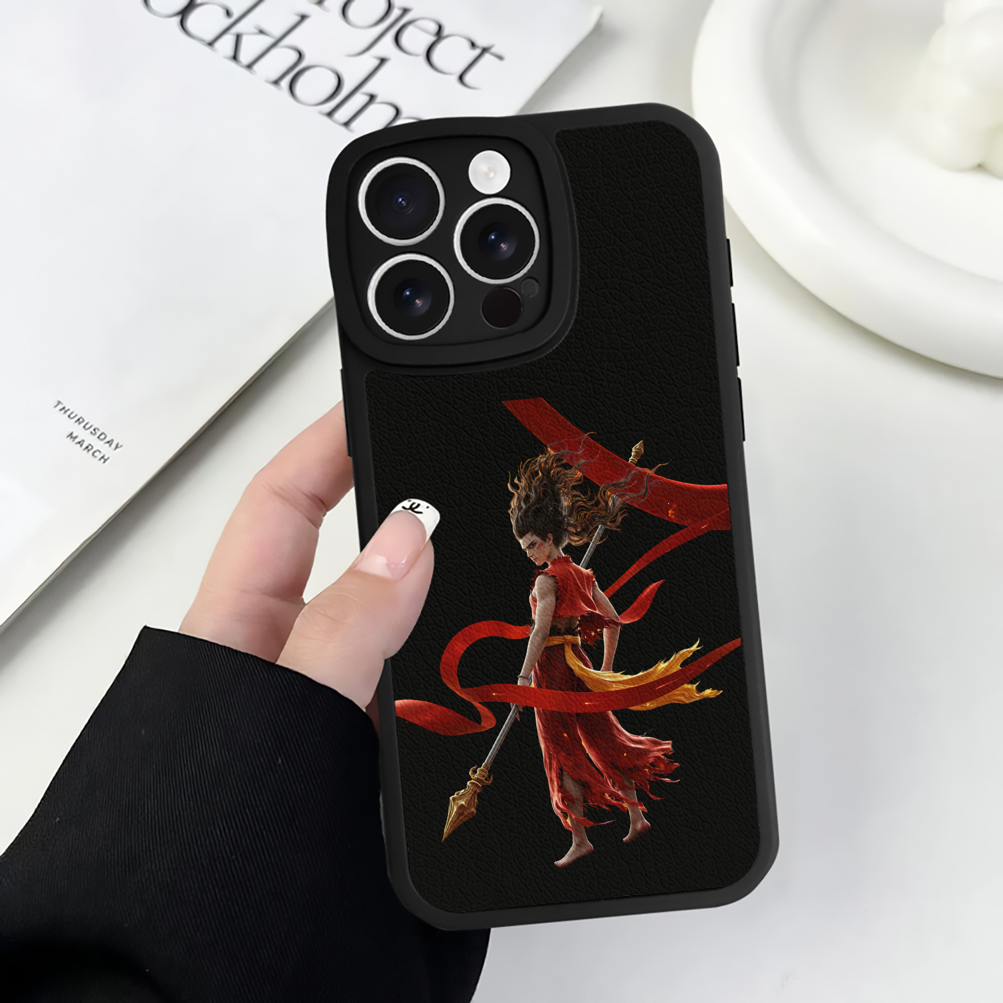 （画像用） Ne Zha 2 ナタ 魔童の大暴れ 【iPhone 16シリーズ対応】シリコンスマホケース（レザー調） 材質：シリコン